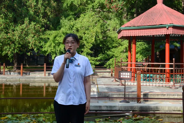       青年讲解员讲述红色故事《父与子》     