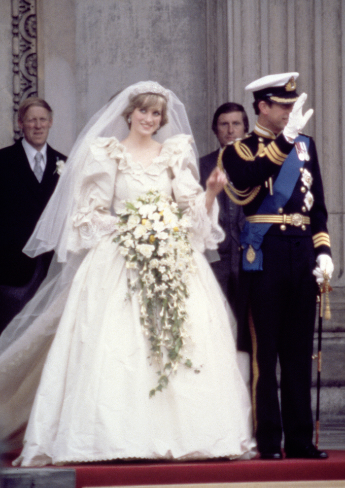 当地时间1981年7月29日，伦敦， 英国王储查尔斯和戴安娜在伦敦圣保罗大教堂举行婚礼。