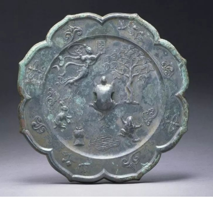 唐代 月宫菱花镜 上海博物馆藏
