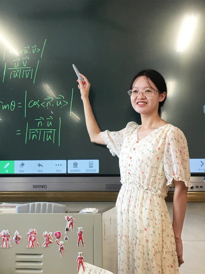 　课堂中的陶妮。