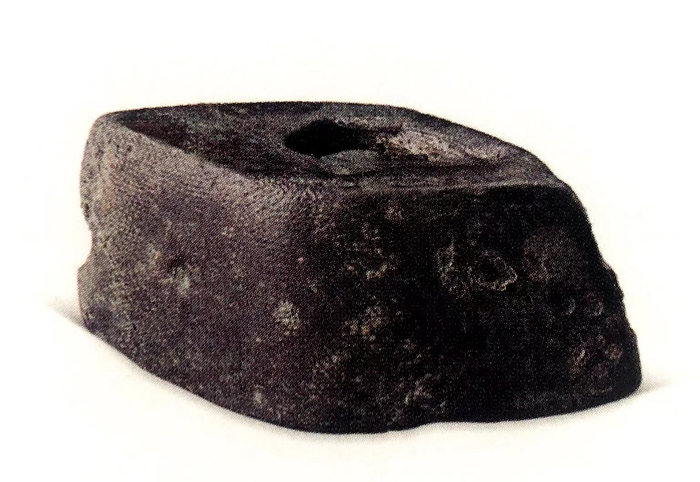 图26 襄汾陶寺遗址M3296出土的红铜铃