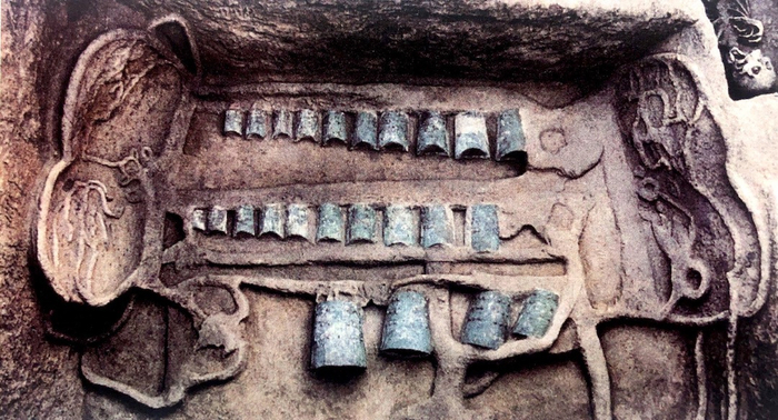 图 35-2新郑郑国祭祀遗址的乐器坑