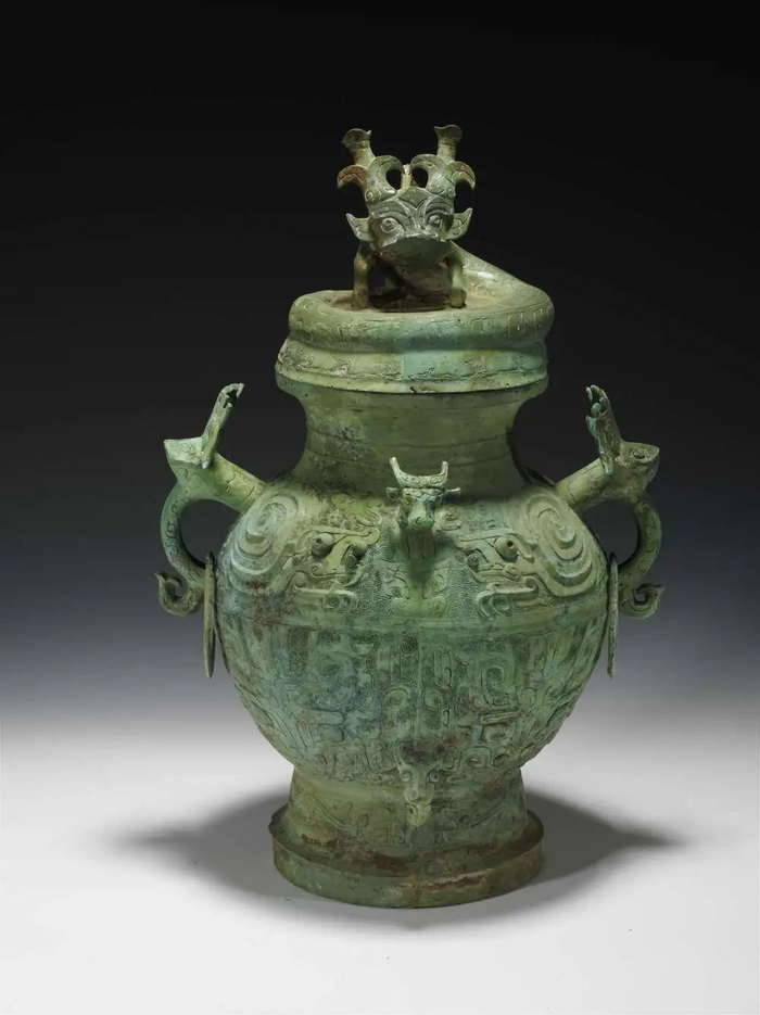 叶家山出土青铜罍。