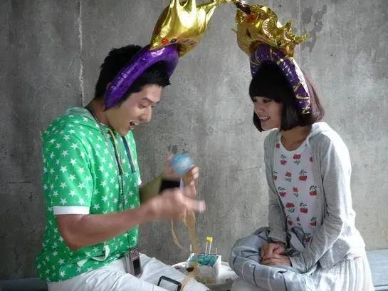 ▲以粉丝-偶像关系为背景的电视剧《爱就宅一起》（2009）。