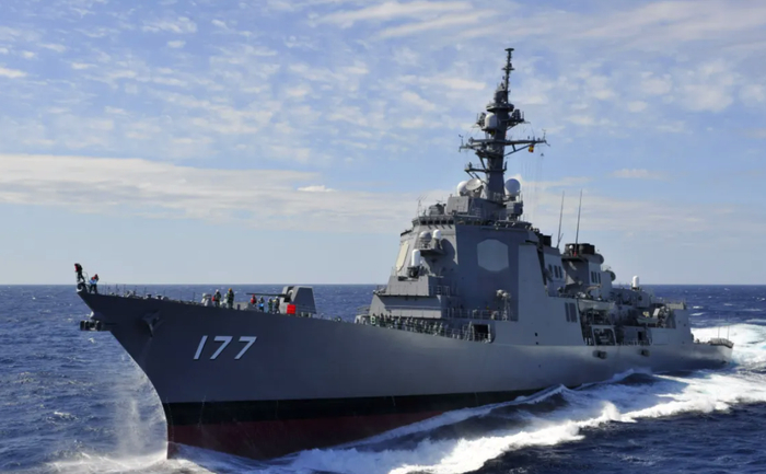 日本海上自卫队的“爱宕”号驱逐舰，配备了“宙斯盾”系统。