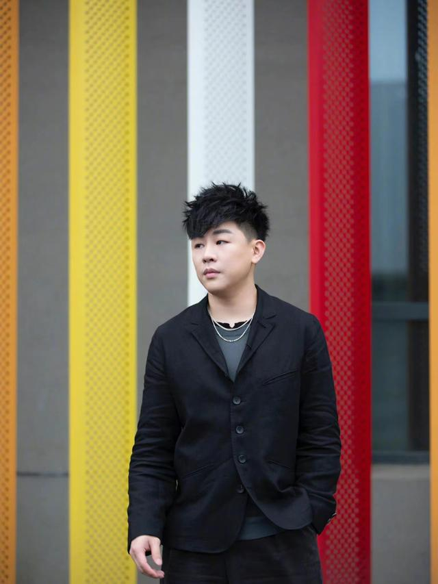 网友爆料胡彦斌出事,消息真假难辨,此前被卷入李易峰风波