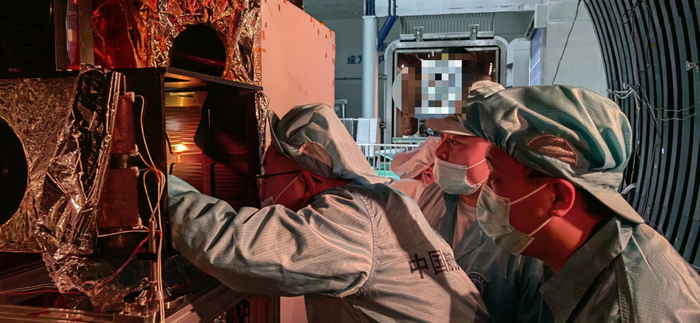 多波束激光雷达热真空试验现场。中国航天科技集团九院704所供图