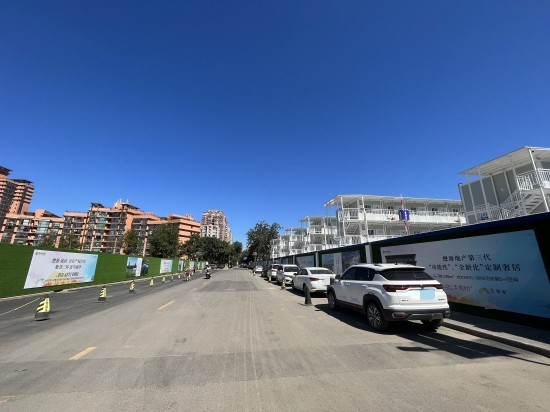 　　共有产权房懋源·晟府，与煜泽台相隔一条马路
