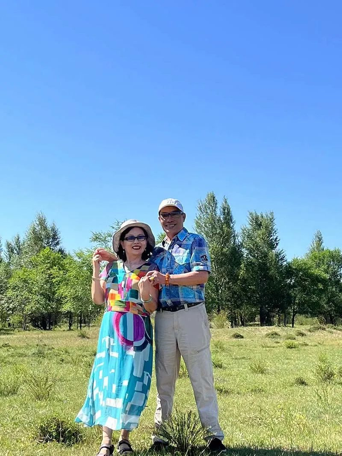 ▲马全萍与爱人外出游玩<2022年摄>