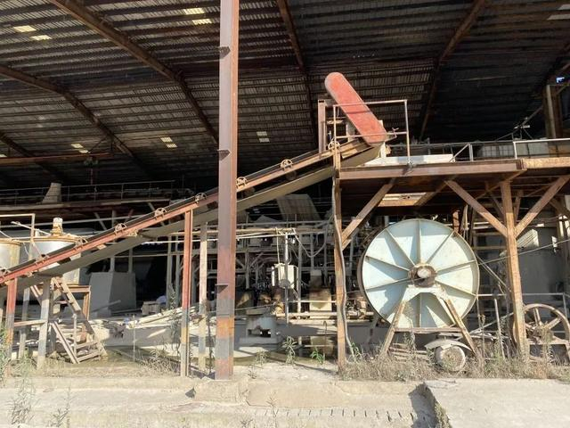 图为宜春市当地陶瓷厂