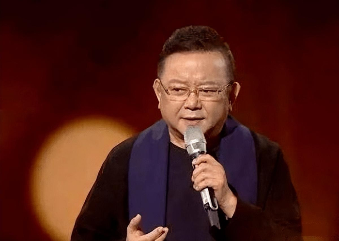 时隔十年回应砸错两亿古董 王刚:我还挺同情对方的