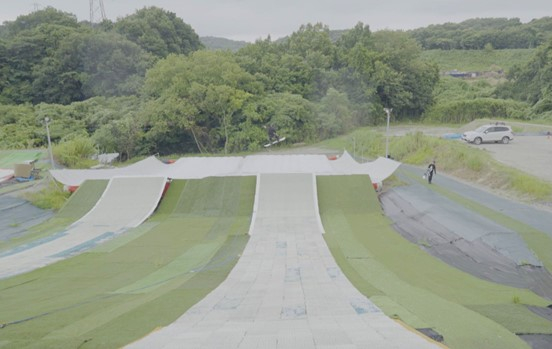 佐藤康弘在埼玉县经营滑雪训练场，夏季在此指导一些运动员训练。 澎湃新闻 图
