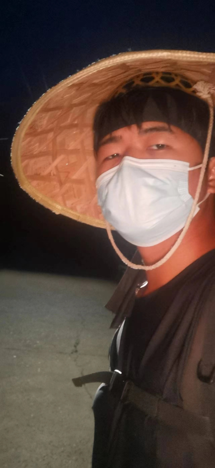 徒步期间的李成（化名） 。图片由受访者提供