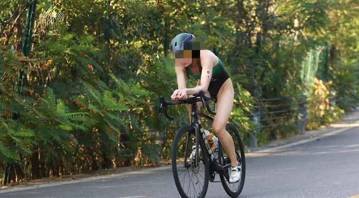 阿爽在比赛中。