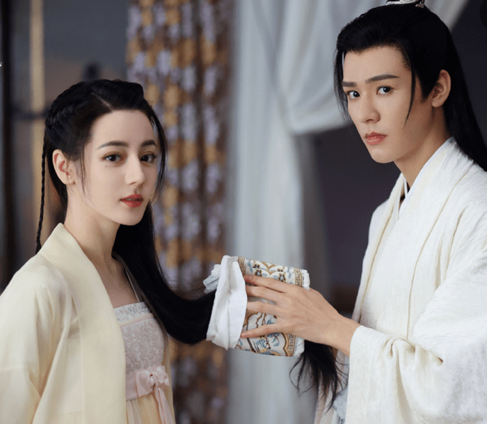 古装剧13位“哑巴”明星，原声出演次数为0！热巴、刘诗诗都在榜_唐嫣_角色_声音|配音|迪丽热巴|乔诗语|何晟铭|刘恺威_新浪娱乐_新浪新闻