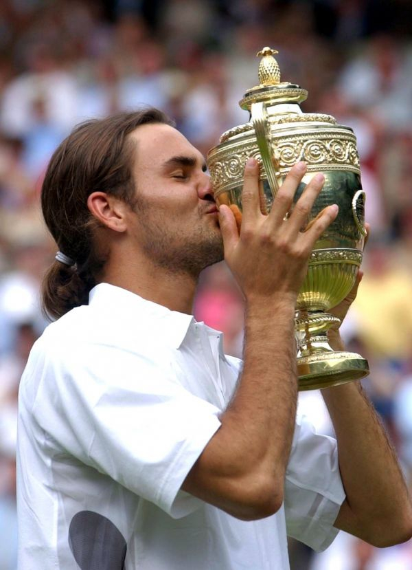 罗格·费德勒这个昔日摔球拍的瑞士年轻人成长为全世界最优秀的运动员