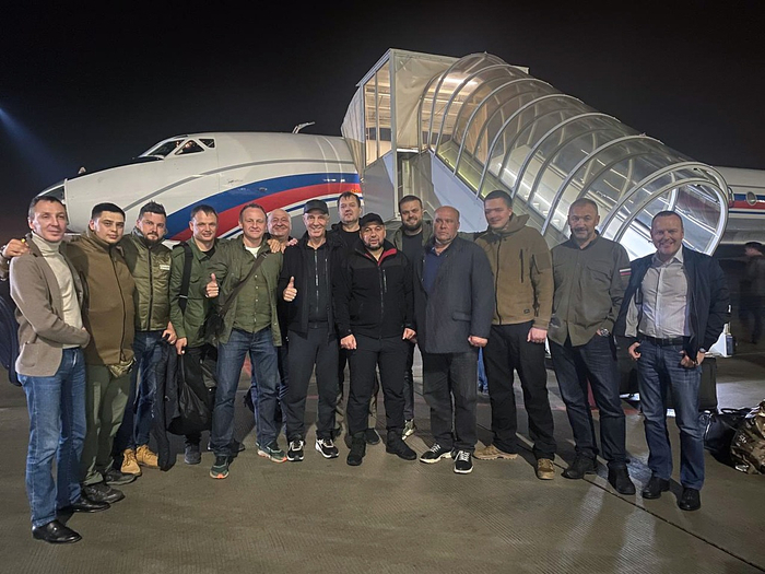 当地时间2022年9月28日，俄罗斯莫斯科，顿涅茨克、扎波罗热、赫尔松地区领导人飞抵当地。本文图片均为 人民视觉 图