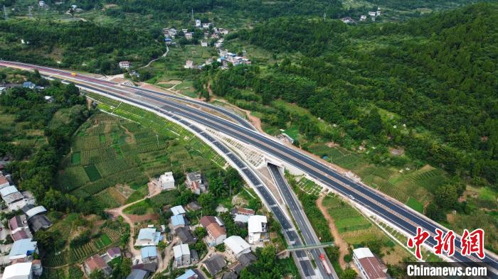 图为德遂高速。　四川省交通运输厅供图