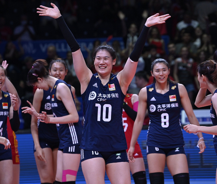 王云蕗庆祝胜利。