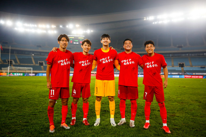 吕文君、王燊超、颜骏凌、蔡慧康和武磊（从左至右）都还在海港阵中。