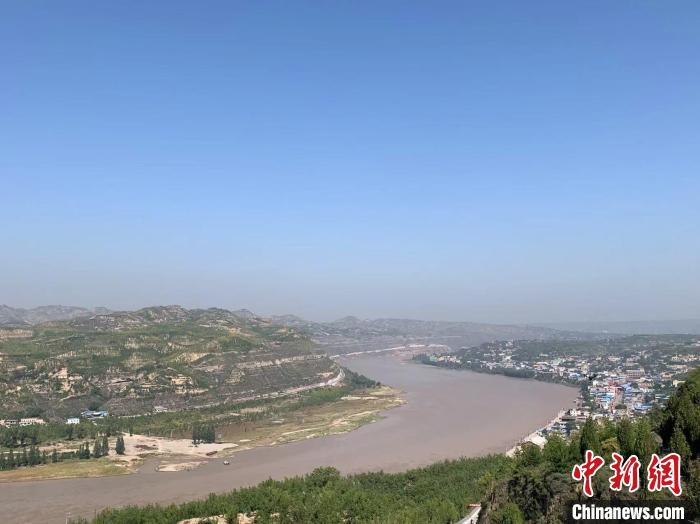 柳林红枣有1300多年的种植历史，全县共有28万亩红枣林。　刘小红 摄