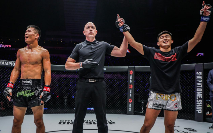 张成龙（左）遭遇五连败。  主办方供图