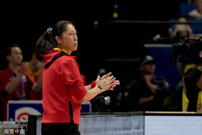 中国女篮主教练郑薇。