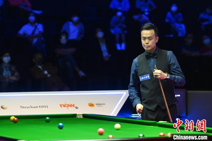 香港世界桌球大师赛开杆 首场傅家俊勇挫马克·塞尔比