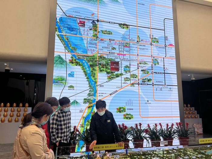 目前，石景山区衙门口板块在售新盘包括长安悦玺、中海学仕里。图为中海学仕里售楼处。