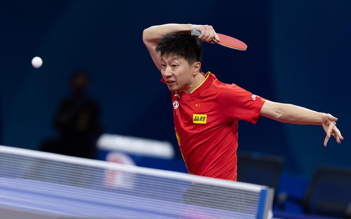 马龙宝刀不老，本届世乒赛依然能在场上“起舞”。  图/新华社