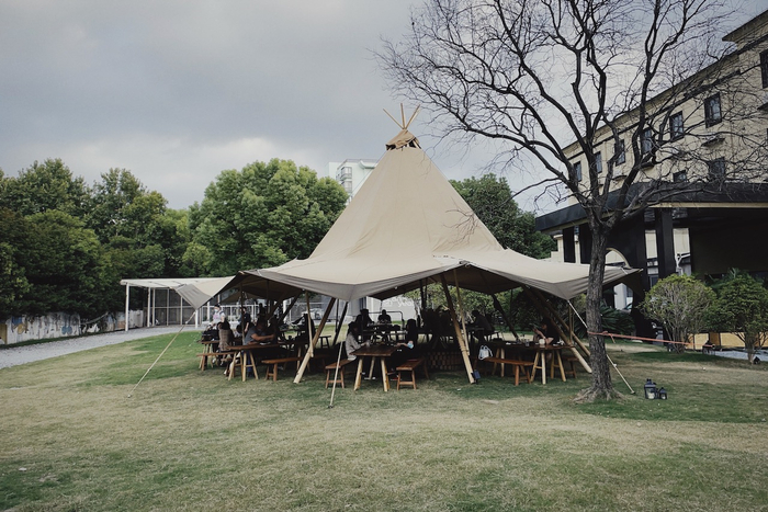 山野主义城市营地露天场景 澎湃新闻记者 朱喆 图
