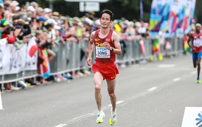 从尤金到芝加哥，董国建稳步提升成绩。  图/视觉中国