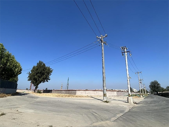 　　望京樾地块已被围墙围住