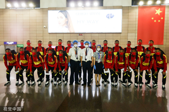 U17国青队出征澳大利亚。