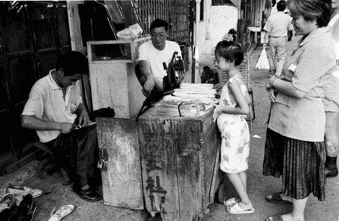 《马厂路》系列，2001-2003。陆杰 图