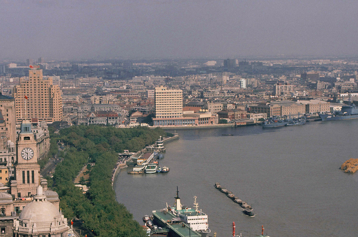 上世纪90年代的北外滩航拍。陆杰 图