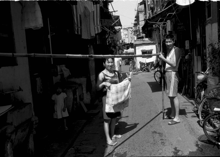 《马厂路》系列，2001-2003。陆杰 图