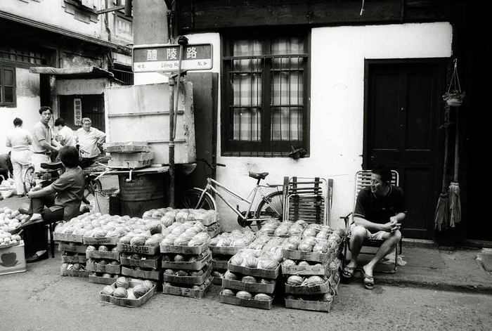 《马厂路》系列，2001-2003。陆杰 图