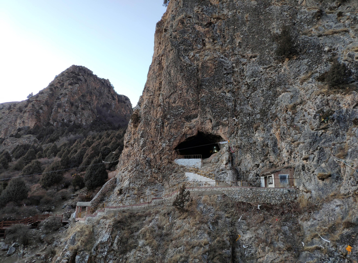 甘肃省白石崖溶洞遗址。