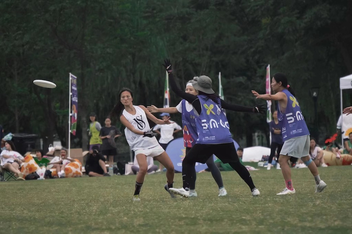 创建女子飞盘队是为了培养更多优秀的女性选手。&nbsp; &nbsp;郭騂 图