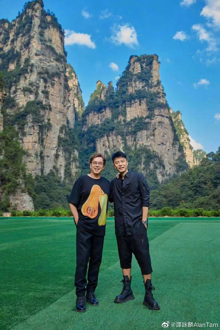 ▲谭咏麟与多年好友李克勤。