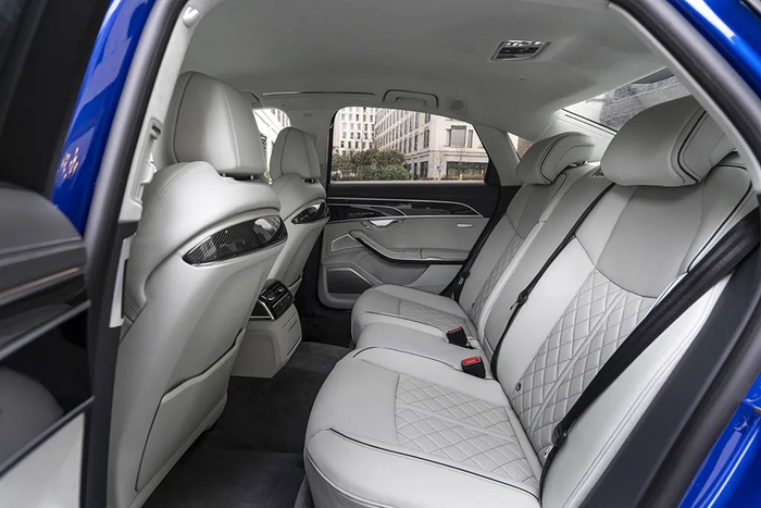 德味略施粉黛奥迪a8小改款