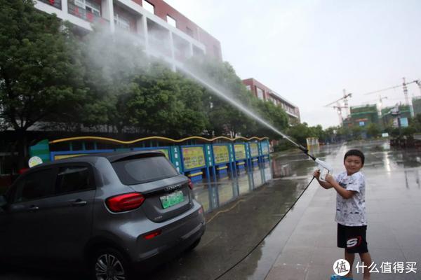 把洗車當做一種愛好1400瓦大功率洗車機體驗暢快洗車的感覺