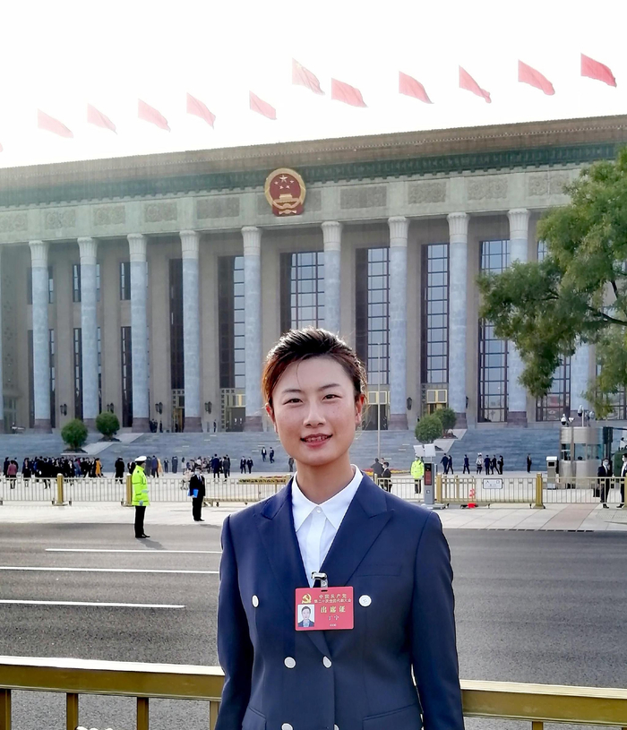 连续两次参加中国共产党全国代表大会，丁宁对党代表的身份有了新的认识。&nbsp; 受访者供图&nbsp;