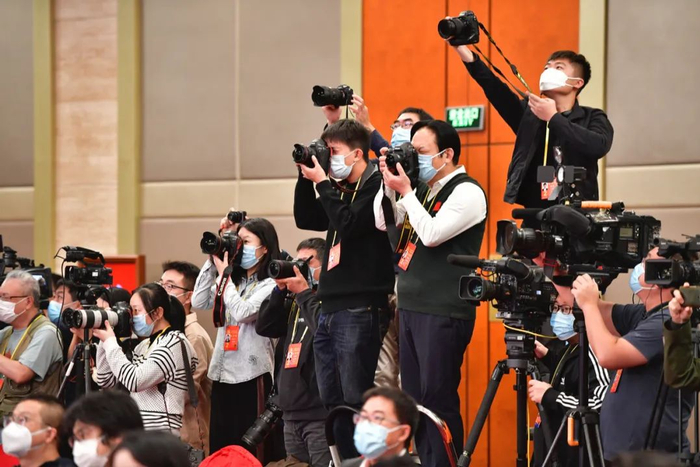 记者在分会场采访。中新社记者 田雨昊&nbsp;摄