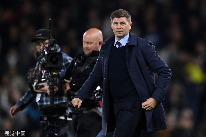 维拉本赛季表现糟糕。