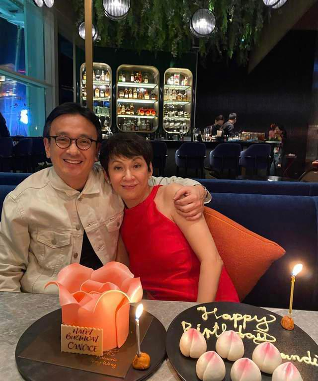 他与现任妻子陈荟莲从1984