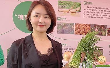 胡冬梅留学归来后投身农业。受访者供图