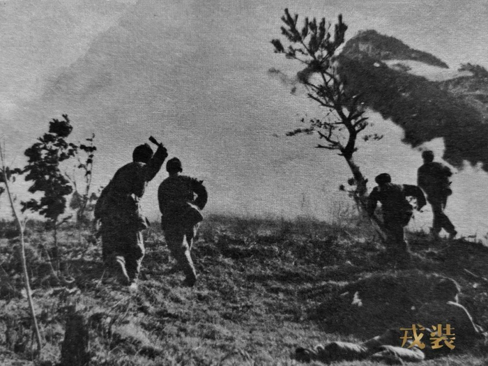 △1951年5月，志愿军20军与美军展开对攻战。