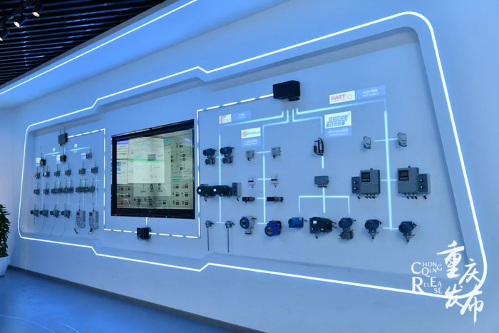 重庆邮电大学展示的工业物联网系统。邹乐 摄